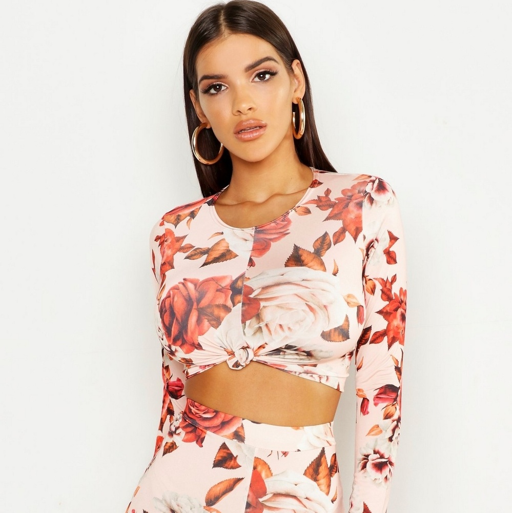 Large Floral Knot Front Crop